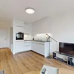 Bright & Modern In Apartament Sion