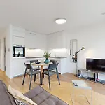 Bright & Modern In Apartament Sion