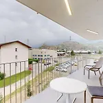 Bright & Modern In Apartament