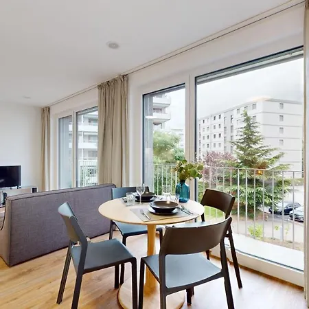 Bright & Modern In Apartment *