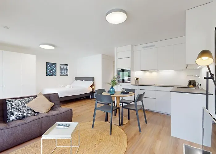 Bright & Modern In سيون