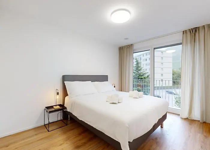 Bright & Modern In アパート