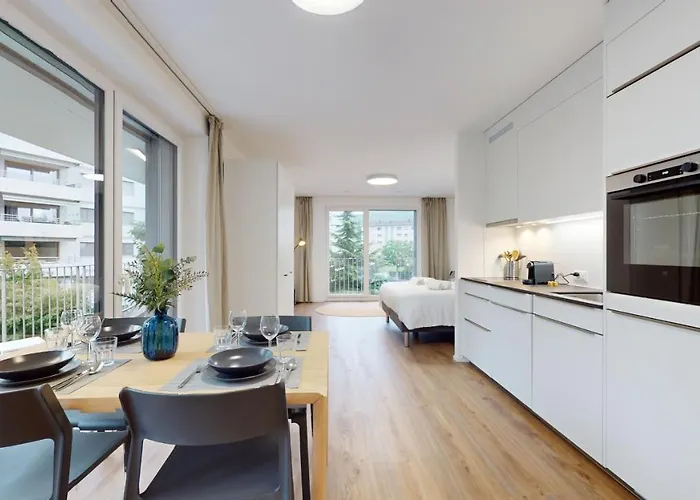 Bright & Modern In سيون