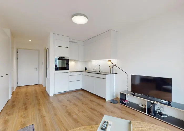 Bright & Modern In شقة سيون