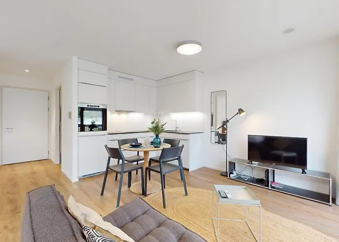 Bright & Modern In شقة سيون