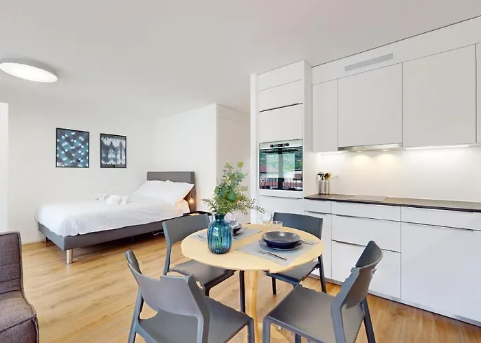 Bright & Modern In سيون