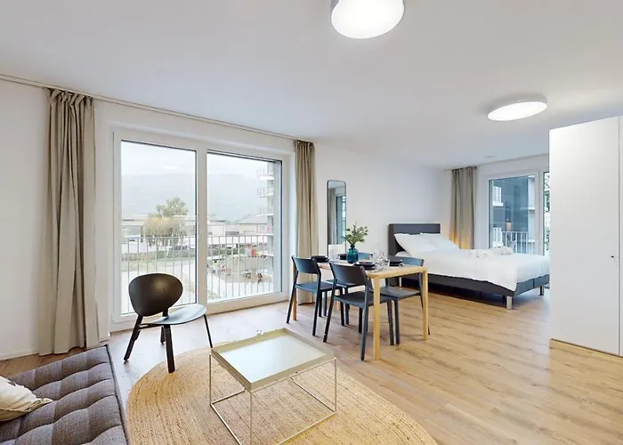 Bright & Modern In سيون