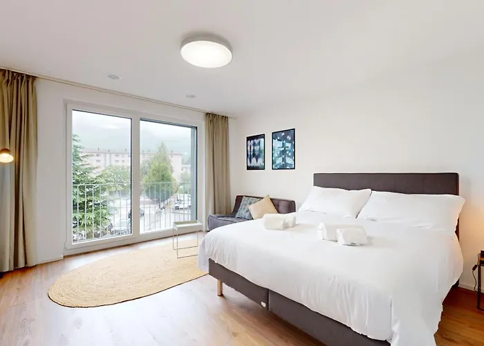 Bright & Modern In سيون